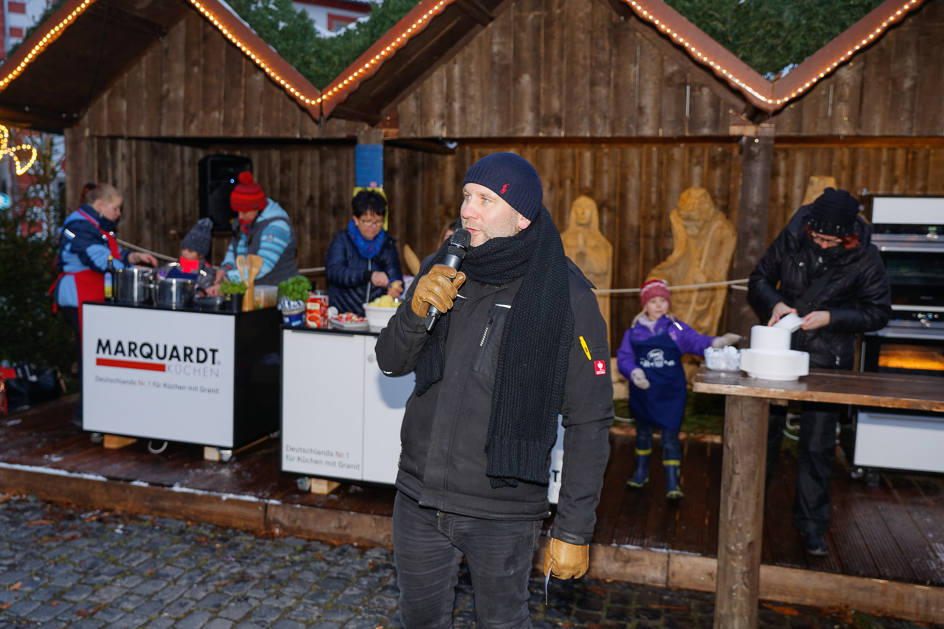 Promikochen auf dem Weihnachtsmarkt in Gotha
